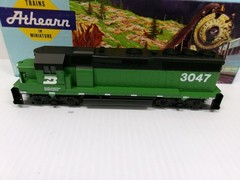ATHEARN # 4702 ~ BURLINGTON NORTHERN GP-40-2 POWERED LOCOMOTIVE # 3047~ HO SCALE