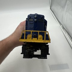 LIONEL POSTWAR O GAUGE CHESAPEAKE & OHIO GP-7 DIESEL LOCOMOTIVE #2365 – TESTED