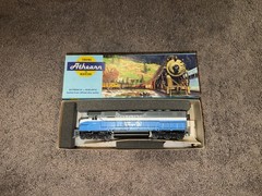 Athearn HO SDP40 Diesel Locomotive Great Northern #404 DC HO Train Engine