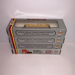 AHM HO Scale Freight Car Lot Union Pacific Peabody Caboose Operating Accessory