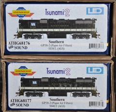HO 2 Loco Set – Athearn Genesis Southern Railway SOU GP38-2 Tsunami 2 DCC/Sound