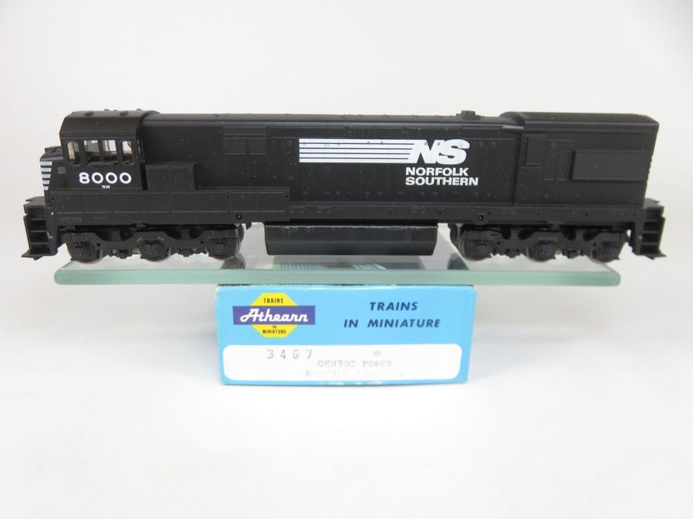 Athearn Blue Box 3467 HO Scale NS Norfolk & Southern GE U30C Diesel Locomotive
