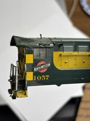 HO Walthers Chicago & North Western Railroad Fairbanks Morse FM H10-44 Shell