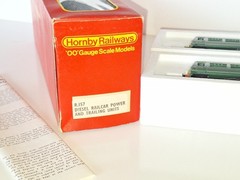Hornby R157 Diesel Railcar & Trailing Unit. In Excell cond. 2 rail DC. OO. Boxed