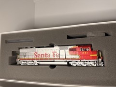 Athearn Genesis HO Scale Santa Fe SD75M