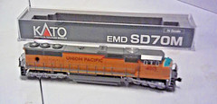 NO SCALE KATO EMD SD70M LOCOMOTIVE – UNION PACIFIC #4015 – NEW