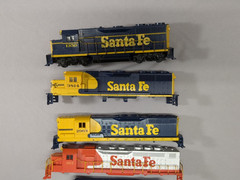 HO scale Athearn Blue Box 7 SANTA FE Locomotive Shells and 1 Dummy
