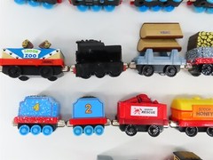 LOT of 30+ Gullane Thomas and Friends Unpowered Locomotives and Cars
