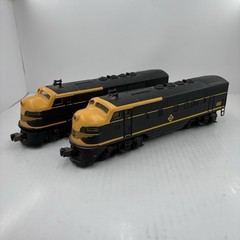 Vintage Lionel Erie Diesel Locomotive AA Set 2333-20 Dummy Black Yellow No. 800