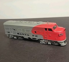 Bachmann HO Scale SANTA FE Diesel Locomotive 307 Read Description!