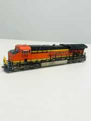 Scaletrains Rivet Counter BNSF GE ET44C4 Custom Weathered #3764 DCC w/Sound
