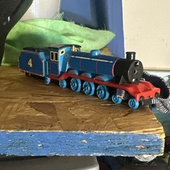 Thomas & Friends Gordon No. 4 Wooden Railway Blue Steam Locomotive 4-6-2