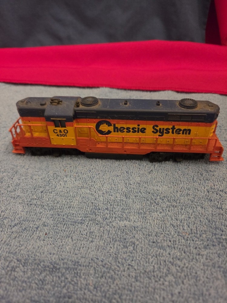 H O Scale Chessie System C & O 4301 Diesel Engine