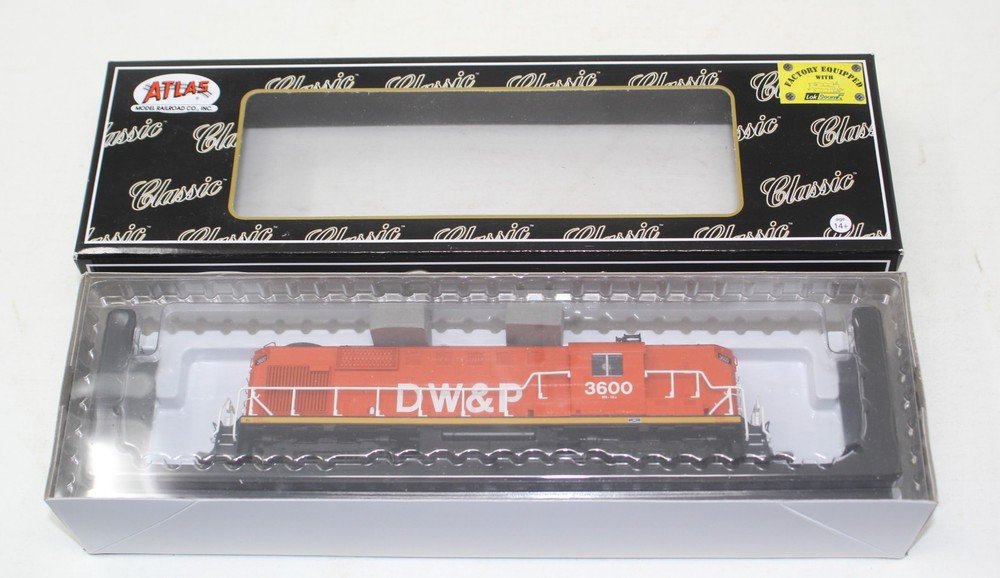 Atlas Gold – Duluth Winnipeg & Pacific ALCO RS-11 Locomotive #3600 – DCC & Sound