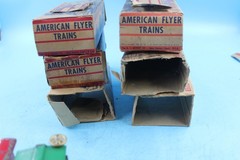 PREWAR AMERICAN FLYER O GAUGE 401 LOCOMOTIVE & TENDER WITH FOUR CARS AND BOXES
