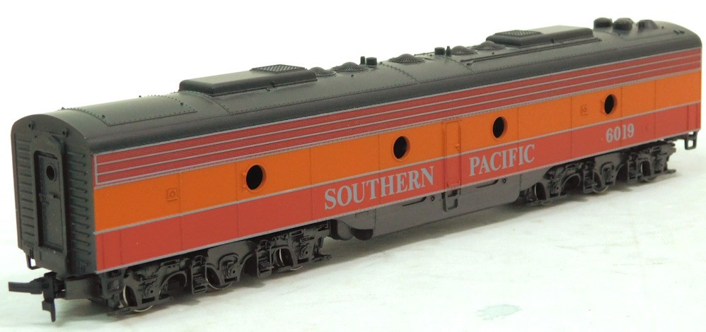 Used Mehano Southern Pacific Diesel Locomotive B-Unit #6019 (Tested)