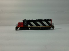 Walthers 910-20433 HO Scale EMD GP9 PH II Locomotive, DCC+Sound CN#4013