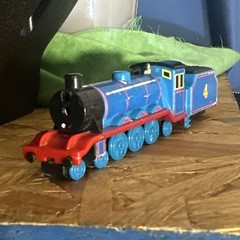 Thomas & Friends Gordon No. 4 Wooden Railway Blue Steam Locomotive 4-6-2