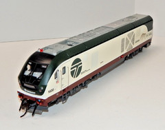 Bachmann HO #67904 AMTK Cascades Charger SC-44 DCC/Sound WOWSound RTR #1400 NEW