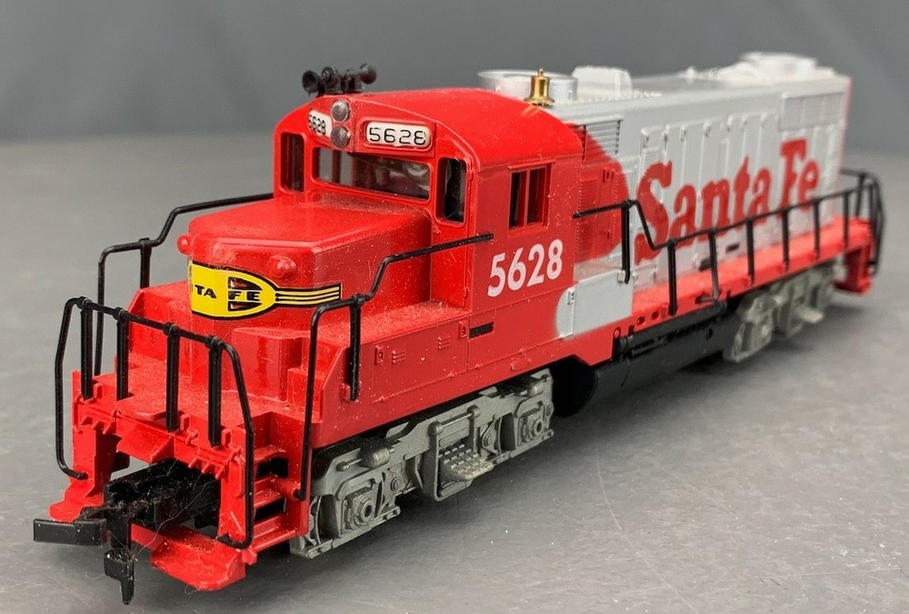HO TYCO Power-Torque 228-21 GP-20 Diesel Santa Fe #5628 LNIB HO8230