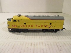Vintage HO Scale Tyco Austria Union Pacific 537 Diesel Locomotive 7″ Long