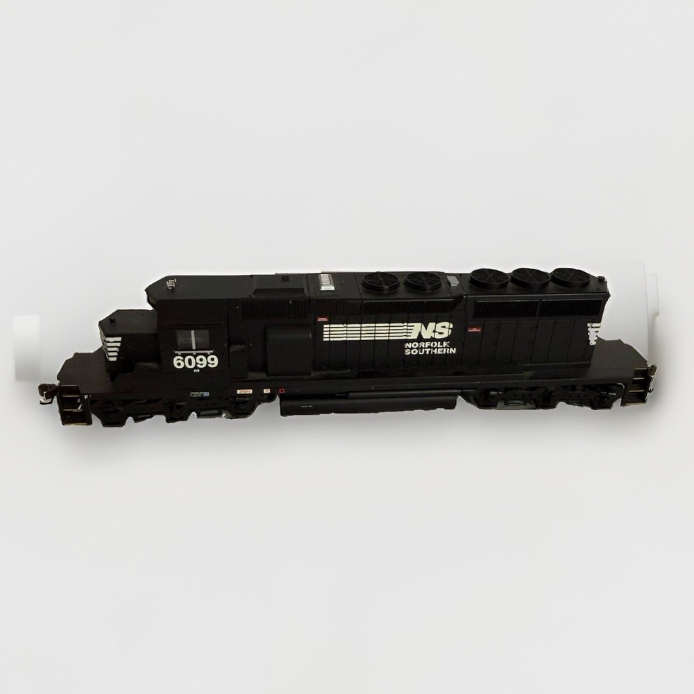 Norfolk Southern EMD SD40-2 Diesel Locomotive in HO scale NOT TESTED