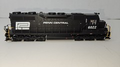 ATLAS MASTER Series Gold # 6022 HO SCALE PENN CENTRAL SDP-35 LOCOMOTIVE