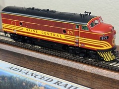 MAINE CENTRAL EMD F3A LOCO 671 – FACTORY DC/DCC / QUANTUM SOUND HO Scale NEW OOP