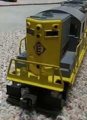 Lionel 6-8759 O Gauge Erie Lackawanna GP-9 Powered Diesel Locomotive with Pullmo