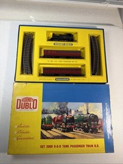 Vintage Hornby Dublo OO Scale 2009 0-6-0 Tank Locomotive Passenger Set (B)