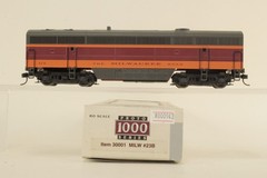 Proto1000 HO Scale Milwaukee Road #23B C-Liner B-Unit DC Powered Locomotive