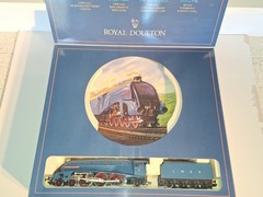 Hornby R649 Loco & Royal Doulton Plate. Ltd Edition.Mint, Unused.OO Scale.Boxed