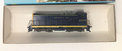 Athearn HO #3701 S-12 Diesel Locomotive ATSF/Santa Fe #2200 Powered PWR