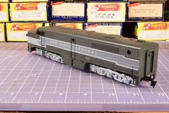 TrkRdy 14.9oz Athearn PA1 New York Central Loco, Good working condition SHLF