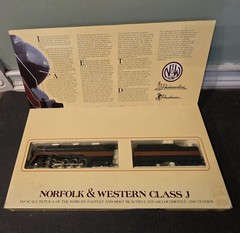 Bachmann HO Norfolk & Western Class J Steam Locomotive & Tender Analog Black/Red