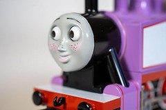 Bachmann 58816 Rosie Thomas & Friends HO Scale Locomotive Moving Eyes Purple New