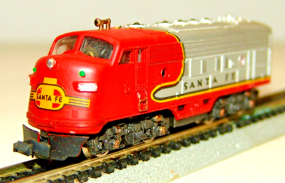 LIMA N SCALE SANTA FE F7A DIESEL LOCOMOTIVE (L8)