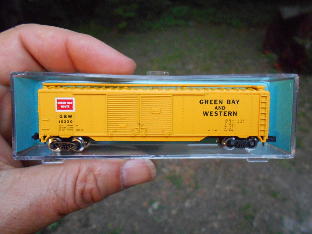 N scale Atlas 3611 GB&W Double Door 50′ Box Car 15330 Yellow