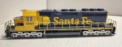 Kato HO Scale 37-011 EMD SD40 Diesel AT & Santa Fe #5015