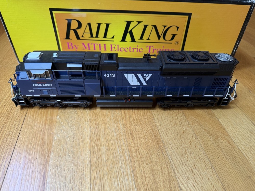 MTH RailKing 30-2990-1 SD70ACe Montana Rail Link Diesel PS.2 with PS2 Hopper Car