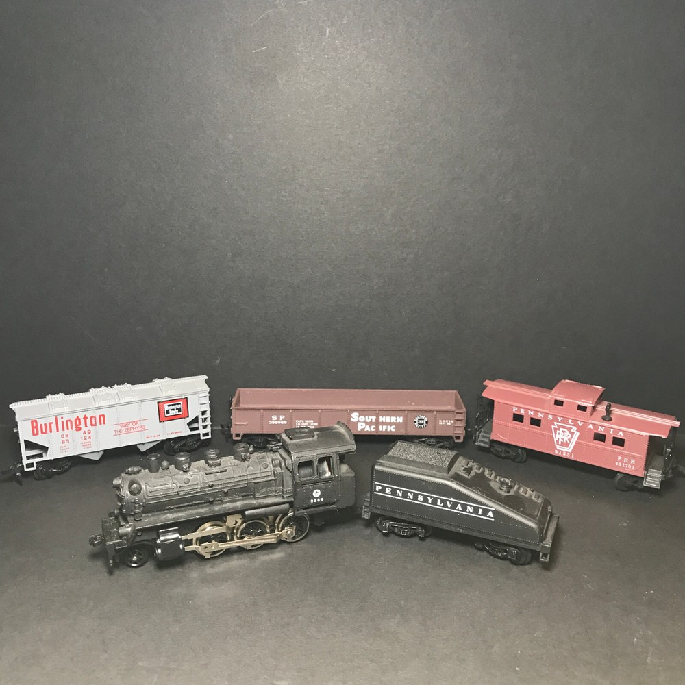 LIFE-LIKE HO 8344 PENNSYLVANIA 2584 Locomotive Caboose Freight Mixed Train Lot