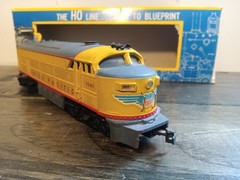 AHM Tempo Union Pacific Powered Locomotive 1041 HO Scale Used Working FREE SHIP