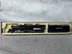 Sleek Rivarossi Union Pacific RR Challenger 4-6-6-4 Locomotive # 3977 HO
