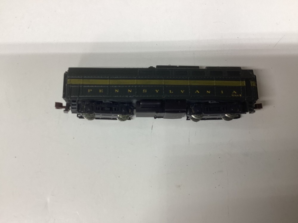 Atlas N scale “Pennsylvania” Brunswick green BF-16 B unit Rd #9836B
