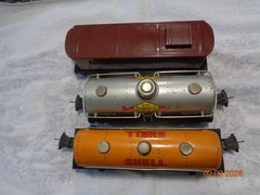 Lionel Vintage Pre War (1937-41) # 1668 Black Steam Loco, #1689T Tender & 3 Cars