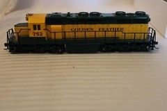 HO Scale Atlas, SD35 Diesel Locomotive, Golden Feather, Green & Yellow #752