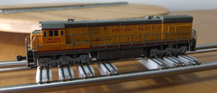 Kato 176-0933 N Gauge GE U30C diesel loco in Union Pacific livery