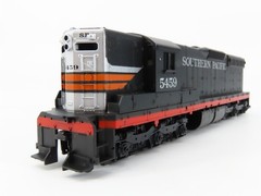 HO Scale Athearn 3807 SP Southern Pacific “Black Widow” EMD SD9 Diesel #5459