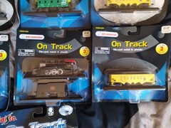 Maisto On Track Die-Cast Train with Track Burlington Northern Engine Lot Of 7