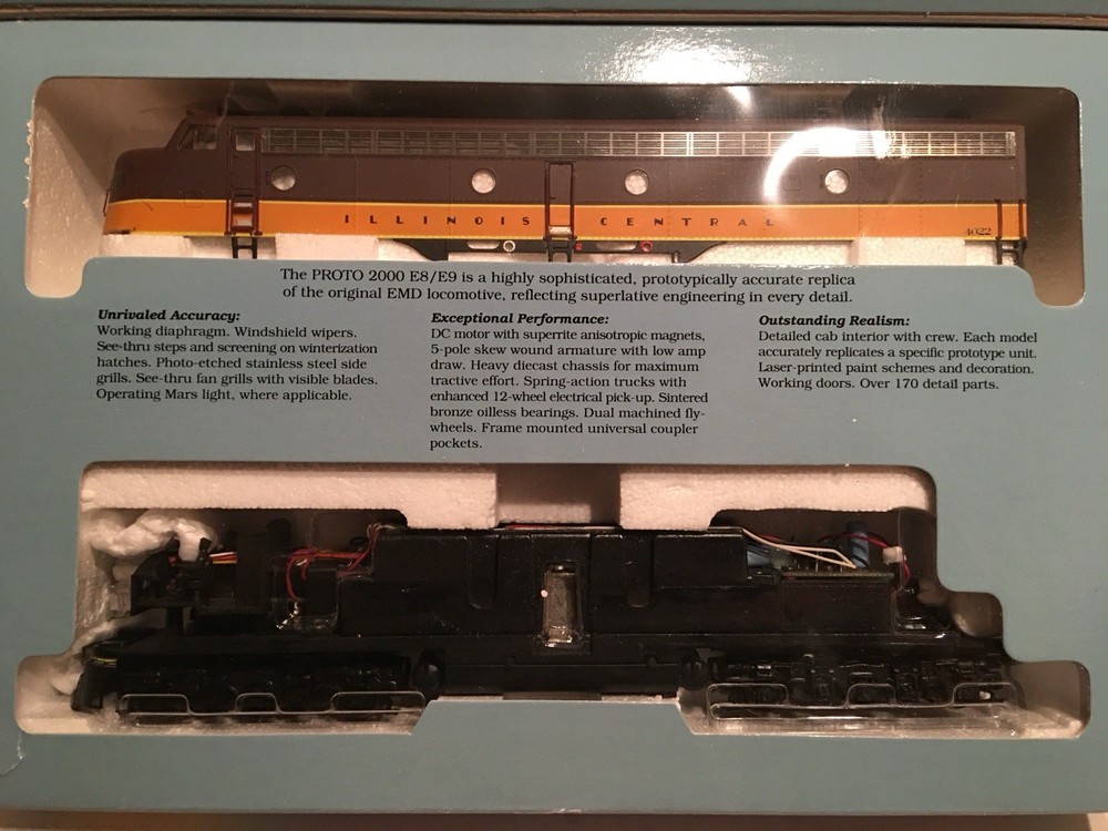 HO Proto 2000 Illinois Central E8/9 Powered Diesel Locomotive IC #4022